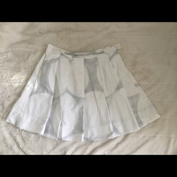 GAP Dresses & Skirts - Gap pleated skirt, size 8.